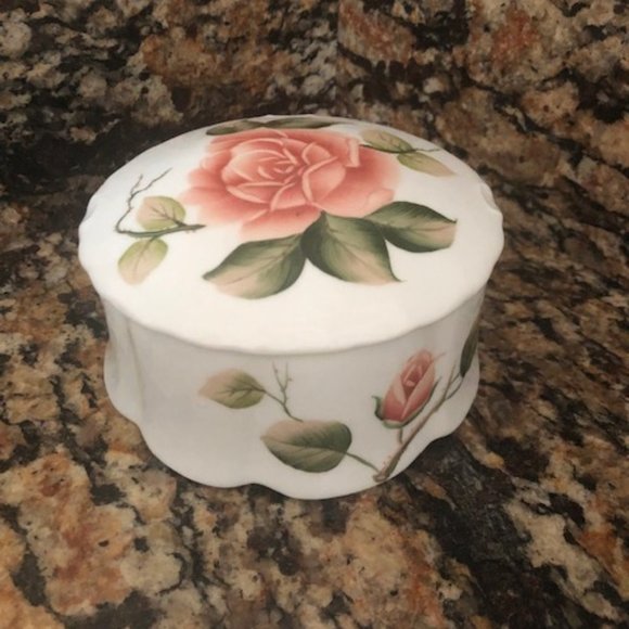2004 PEACH ROSE PORCELAIN JEWELRY OR TRINKET BOX - Picture 7 of 9